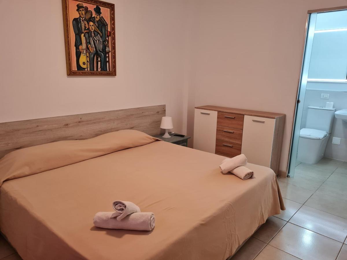 Habitaciones Nathaly Armenime Εξωτερικό φωτογραφία